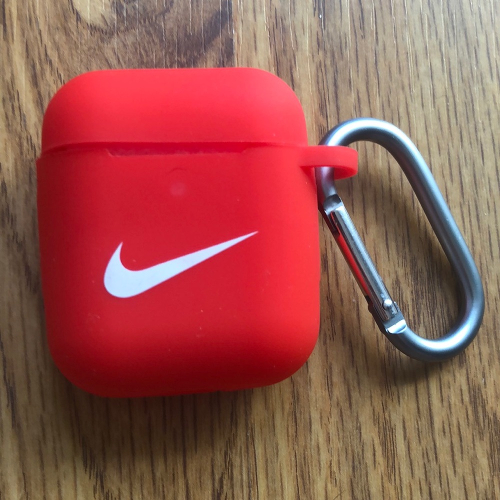 [SOLD] AirPods Case NWOT - Picture 2 of 3
